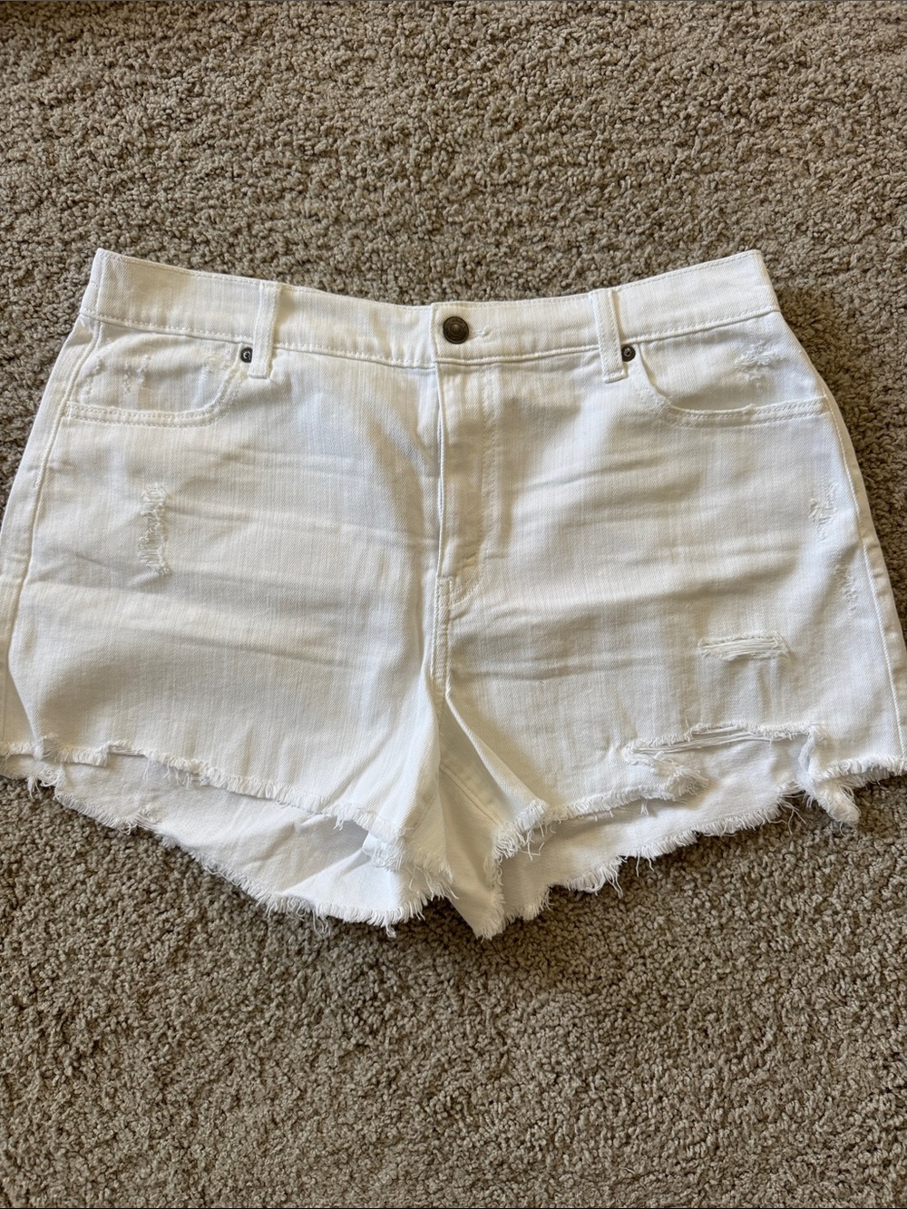Aerie Women’s White Distressed Denim Shorts
